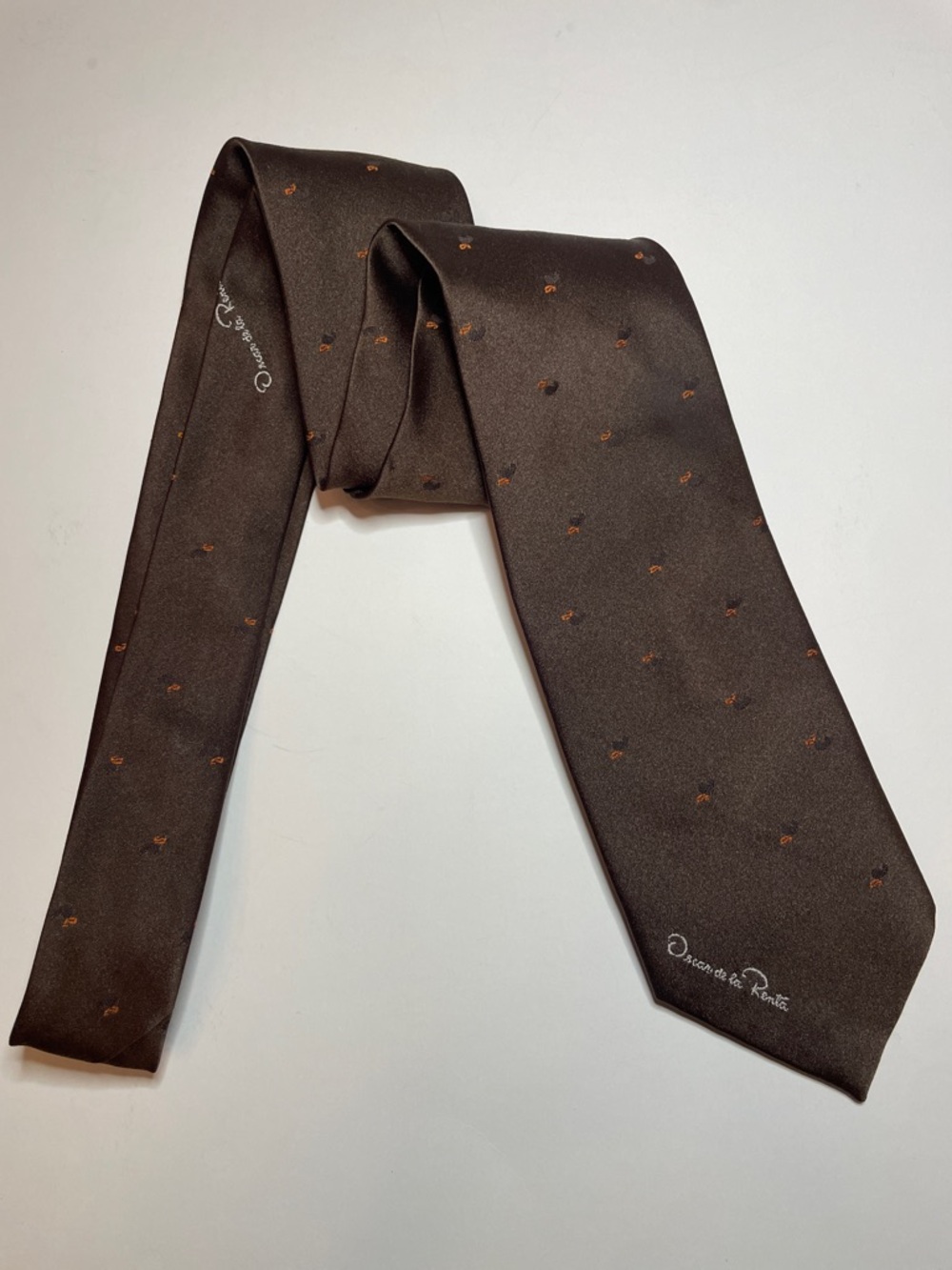 OSCAR DE LA RENTA Vintage Classic Dark Brown Tie with Retro Orange Dot Motif